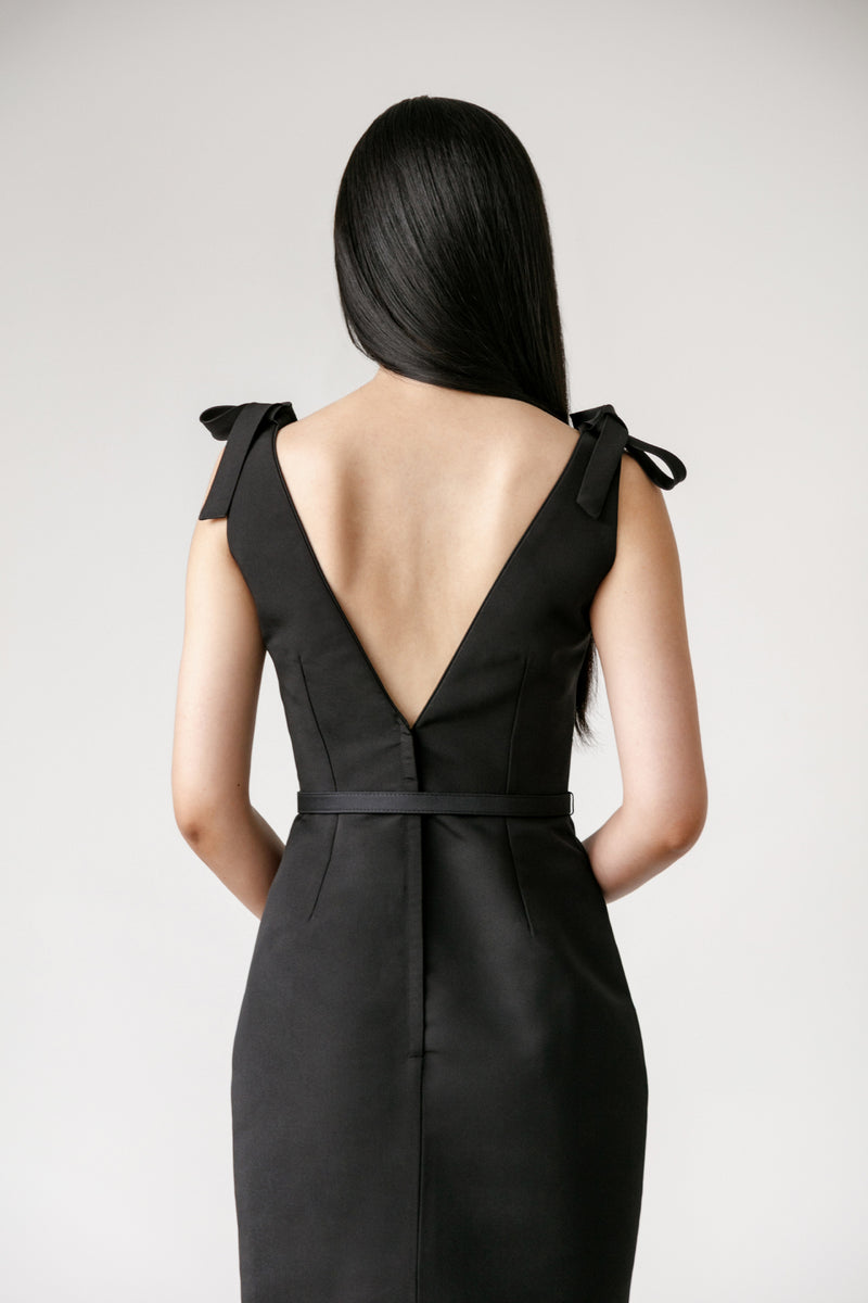 Vintage V Back Bow Tie Dress with Belt Catherine Regehr Vintage V Back Bow Tie Dress with Belt Catherine Regehr