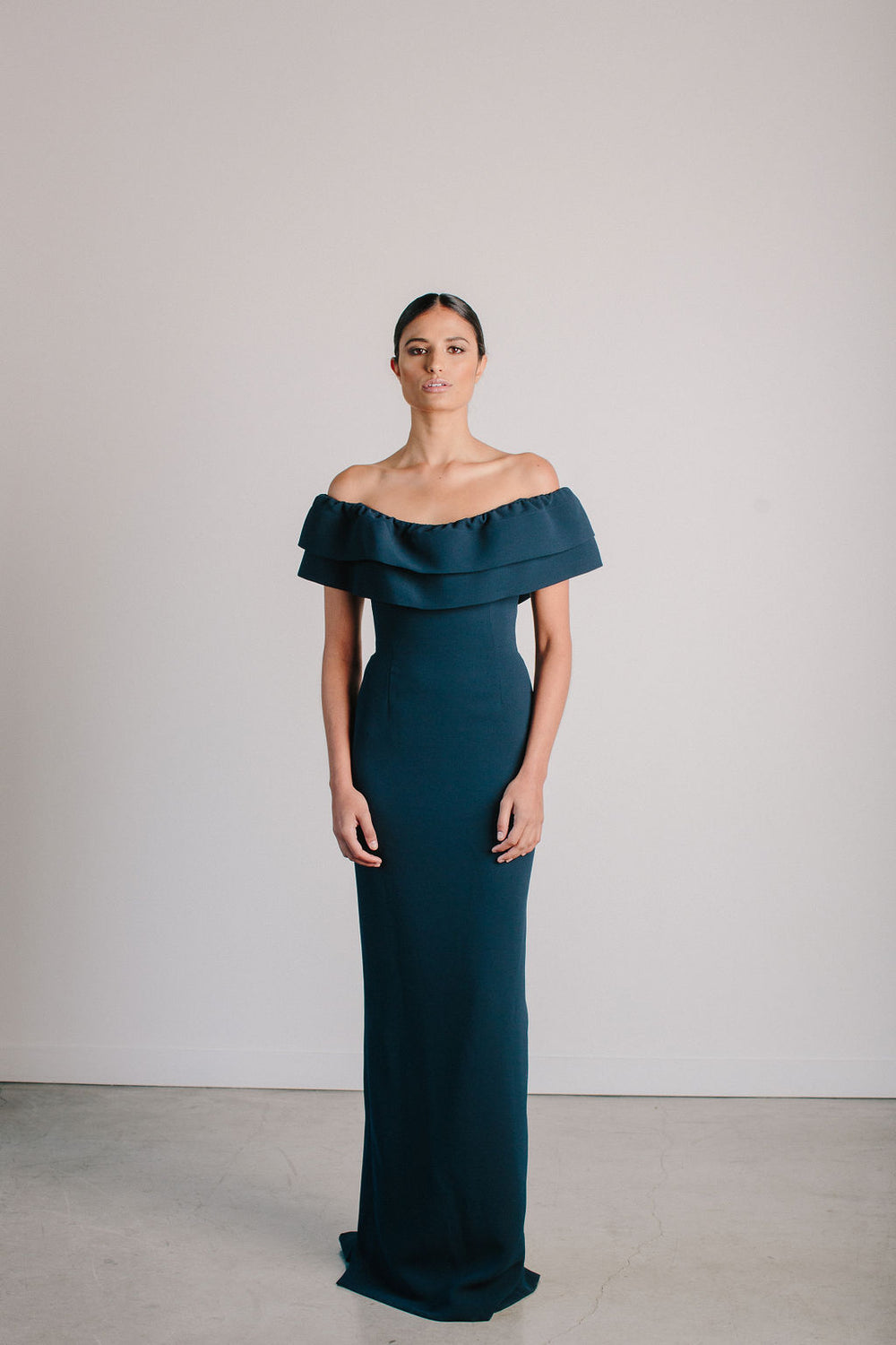 【OHGA】RUFFLE SHOULDER Off Shoulder Ruffle Collar Sheath – Catherine Regehr