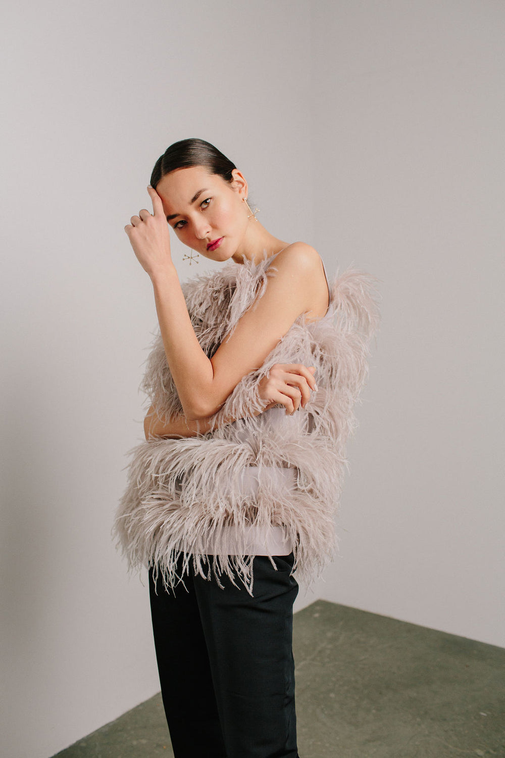 トップス CLANE FEATHER RIBBON NOSLEEVE TOPS 新品未使用】FEATHER RIBBON NOSLEEVE TOPS - メルカリ